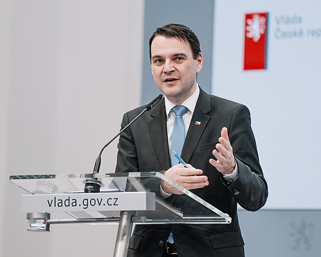 Tři muži ve člunu. Nebudou si Pavel, Macinka a Zůna na bezpečnostní konferenci protiřečit?