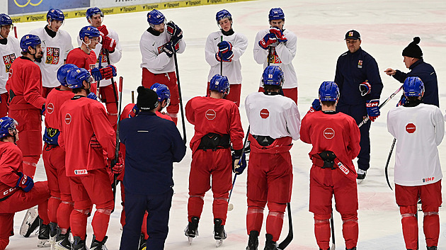 Se Zachou a Nečasem stále počítáme, řekl Rulík. Co ukázal první trénink hokejistů?