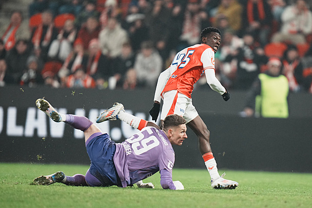 Snové dny slávisty Suleimana: po Benfice gól i v lize. A to ho rozhodčí nechtěl pustit