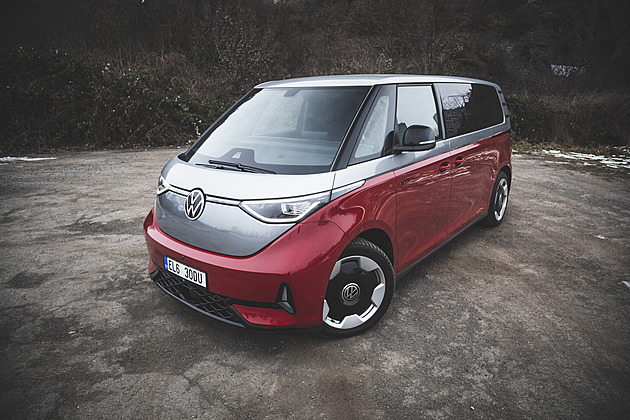 Buzz rakeťák. Volkswagen udělal z elektrické dodávky pro hipíky projektil