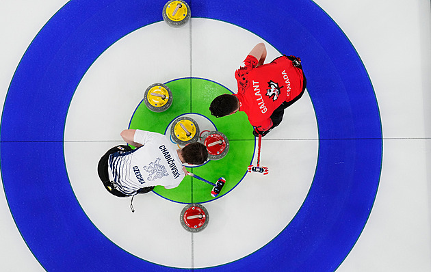 První olympijský zádrhel. Během hry českých curlerů vypadla v hale světla
