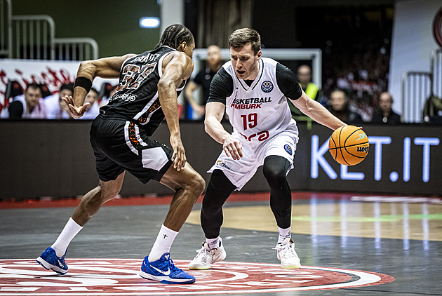 Naděje žije. Basketbalisté Nymburka po výhře v Lize mistrů stále myslí na postup