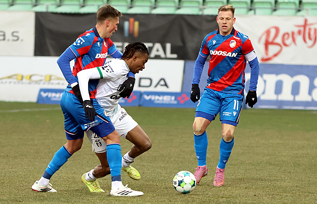 ONLINE: Karviná - Plzeň, pohár pozná posledního semifinalistu