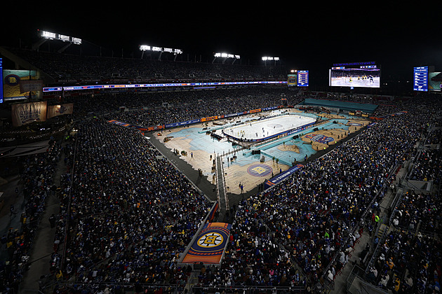 To je snad vtip? Pastrňák se radoval z gólu, ale rozhodčí ho místo oslav vyloučil