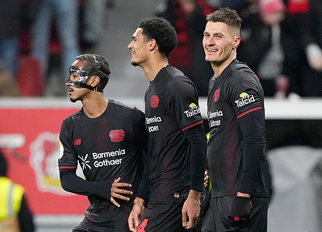 Desátý gól Schicka v sezoně. Leverkusenu pomohl do semifinále Německého poháru