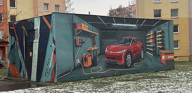 Garáž s červeným fárem či spíž s robotem. Trafostanice v severních Čechách mají styl