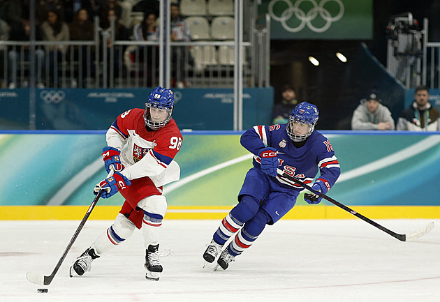 Tři metry od Vance s Rubiem. Jak Trumpovi věrní podporovali USA proti Češkám