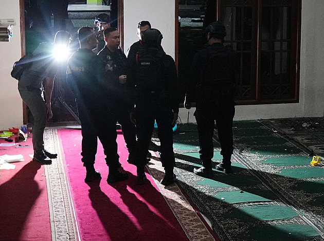 V Asii se šíří víra v bílou nadřazenost, kvůli sítím roste obdiv k činům neonacistů