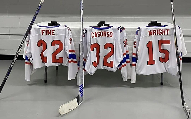 Tragédie v Kanadě. Při střetu s náklaďákem zemřeli tři juniorští hokejisté