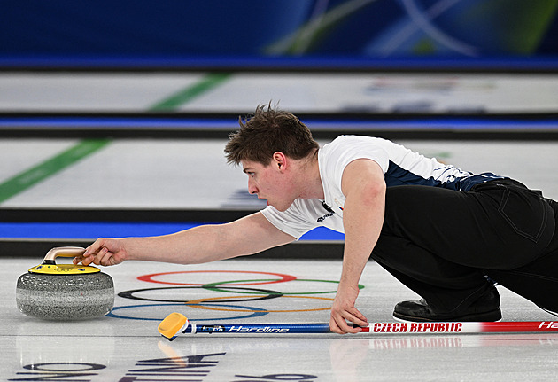 Na olympiádě se uvedli první Češi. Curleři Zelingrová a Chabičovský na úvod prohráli