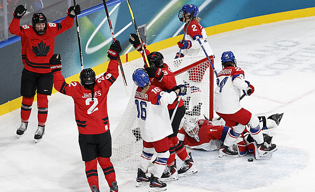 Česko - Kanada 1:5. Špatný start a marný vzdor, prohru hokejistek mírnila Mlýnková