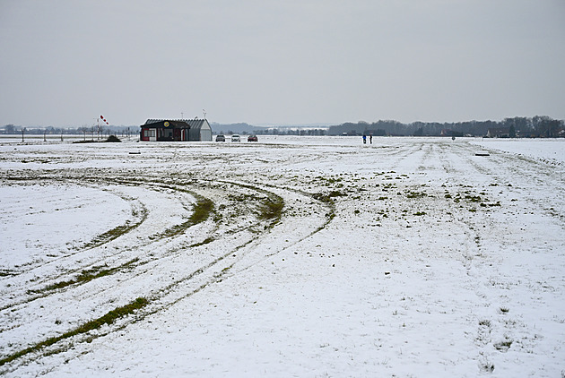 Drifter poškodil letiště v Českém ráji. Mohl ohrozit piloty, zní z rogalo klubu