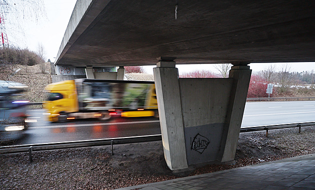 V trase obchvatu Pelhřimova se může skrývat nebezpečí ještě z období války