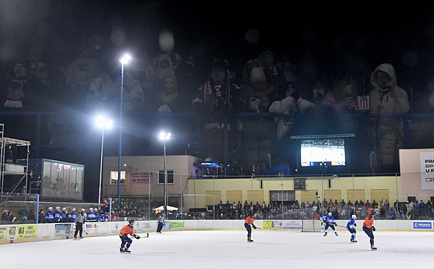 Nevídané! Ustřelená bambule skončila v síti a hosté slavili gól, zmátla i Antoše
