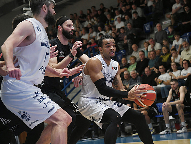 Děčínský trenér po krachu s nymburským lídrem: Drbeme to a chybí nám šťáva