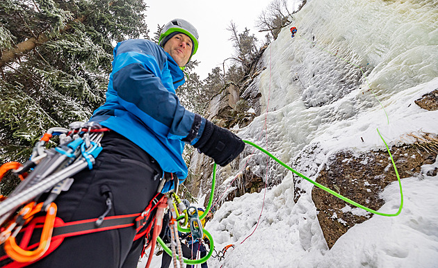 OBRAZEM: Krásy ledopádu a přírody v Labském dole přitahují lezce z celé země