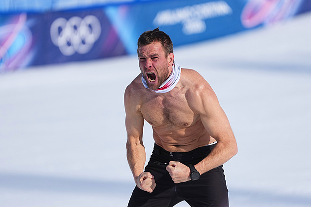 Manželka musí stát v pozadí. Olympijský vítěz čelí obviněním ze sexismu Manželka musí stát v pozadí. Olympijský vítěz čelí obviněním ze sexismu