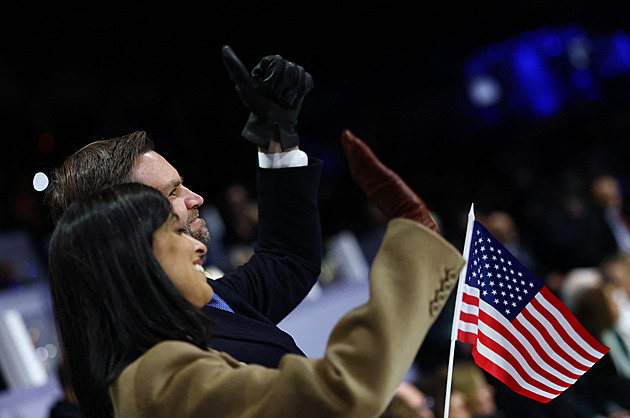 Oni Vance opravdu vypískali? Vždyť ho lidi mají rádi, divil se Trump po San Siru