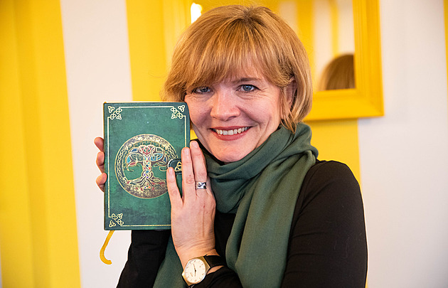 Na hrudi nahmatala zatvrdlinu, následný boj s rakovinou přetavila v umění i zpověď