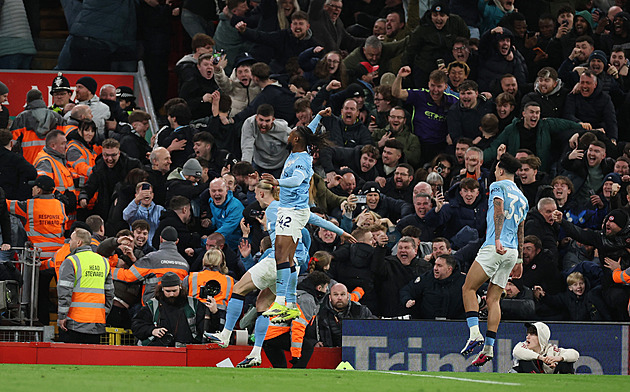 Kazíte radost ze hry! Sudí v Anglii zase pod palbou. Neuznali gól, místo toho vylučovali