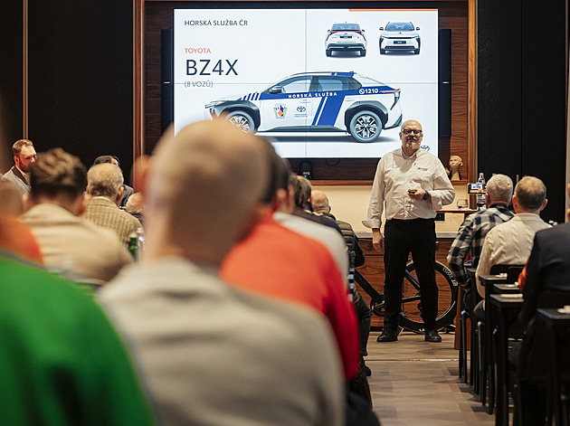 Historický průlom. Horská služba začne využívat elektroauta a vezme je i do terénu