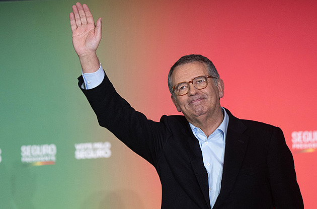 Portugalci v bouři volili prezidenta. Středolevý Seguro porazil šéfa krajní pravice