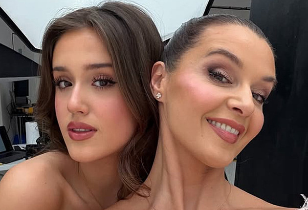 Mladší dcera Ivy Kubelkové vyrostla do krásy. Jako dvojčata, žasnou fanoušci