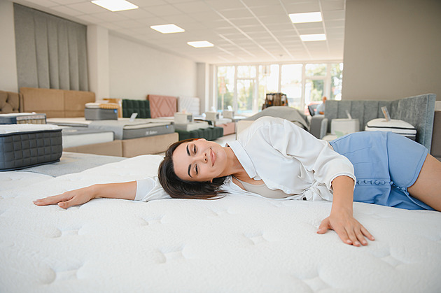 Jak vybrat správnou matraci? Podle postavy, polohy spánku i potřeb