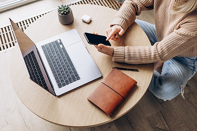 Vlastn� online obsluha z�kazn�k�m pom��e �et�it za elekt�inu a plyn