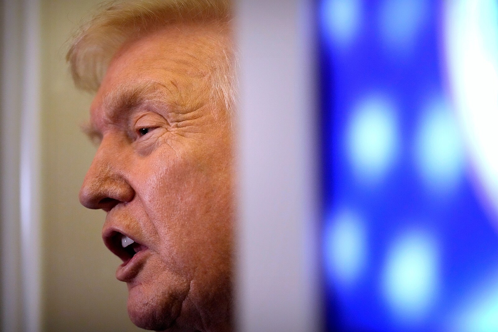 Trump chce přimět Harvard k poslušnosti. Žaluje univerzitu o miliardu dolarů