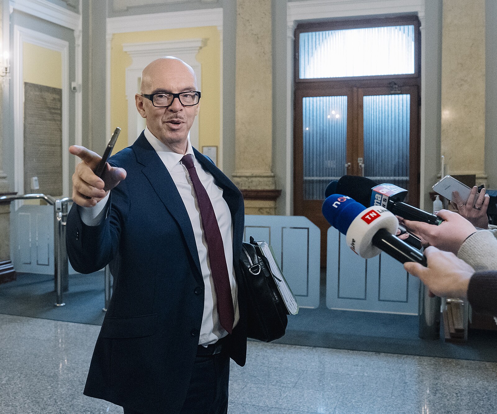 Kanárci v dole, úskoky ministra Oty Klempíře a proč je v Trikoloře po sněmu mrzení