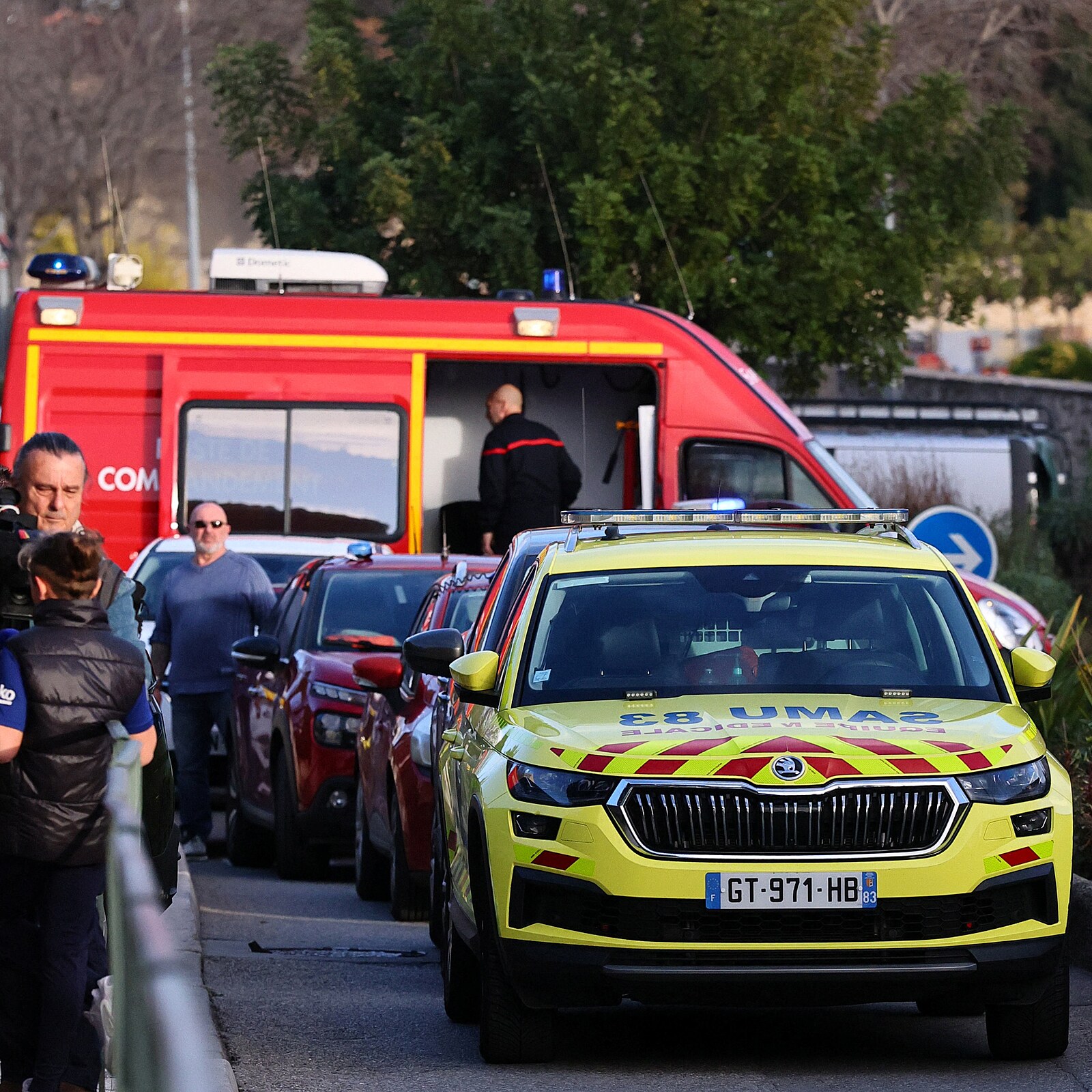 Žák základní školy ve Francii napadl svou učitelku, zasadil jí tři bodné rány