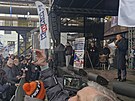 Stovky odborá�� se se�ly v Ostrav� na mítinku na podporu evropského pr�myslu....