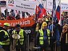 Stovky odborá�� se se�ly v Ostrav� na mítinku na podporu evropského pr�myslu....