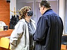 Ob�alovaná Klára �t�pánková se svým advokátem v soudní síni Krajského soudu v...
