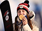 Zav�ít o�i a chvíli zpracovávat, co vlastn� dokázala. Snowboardistka Zuzana...