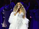 Zp�va�ka Mariah Carey vystoupila b�hem zahajovacího ceremoniálu. (6. února 2026)
