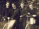 Kn�� Jan Bula (vpravo) a V�clav Drbola (druh� zleva) byli v 50. letech 20....
