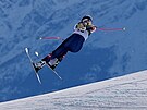 A JE PO NAD�JÍCH. Ameri�anka Lindsey Vonnová ztrácí p�i olympijském sjezdu...