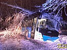 U obce Zahr�dka nedaleko V�erub na Plze�sku havaroval autobus. (3. �nora 2026)