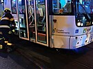 V plze�sk�ch Slovanech se ve �tvrtek v noci st�etla tramvaj s chodkyn�. �ena...