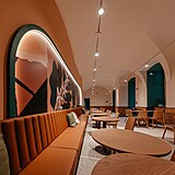 Nov� otev�r� kav�rnu v presti�n�ch prostor�ch pal�ce Savarin v centru Prahy