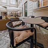 Nov� otev�r� kav�rnu v presti�n�ch prostor�ch pal�ce Savarin v centru Prahy