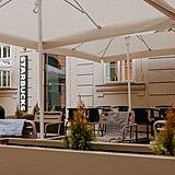 Nov� otev�r� kav�rnu v presti�n�ch prostor�ch pal�ce Savarin v centru Prahy