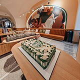 Nov� otev�r� kav�rnu v presti�n�ch prostor�ch pal�ce Savarin v centru Prahy