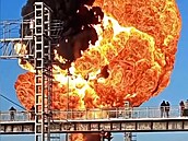 U ruského Tambova ho�í �elezni�ní cisterny s benzinem