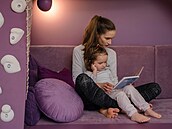 Zuzana Bla�ková se svou nemocnou dcerou v apartmánu Mazlinkov, který rodin� z...