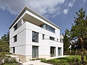 Architektonické �e�ení stavby �erpá z tradice funkcionalistických vil u nás