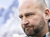 Generální mana�er hokejového týmu Ji�í �légr hovo�í s noviná�i na setkání v...