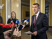 Premiér Andrej Babi� (ANO) hovo�í na tiskové konferenci po zasedání...
